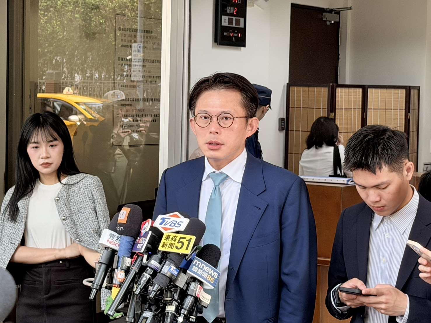 民眾黨主席黃國昌14日針對李貞秀遭開除黨籍爭議受訪。(鄭佑漢 攝)
