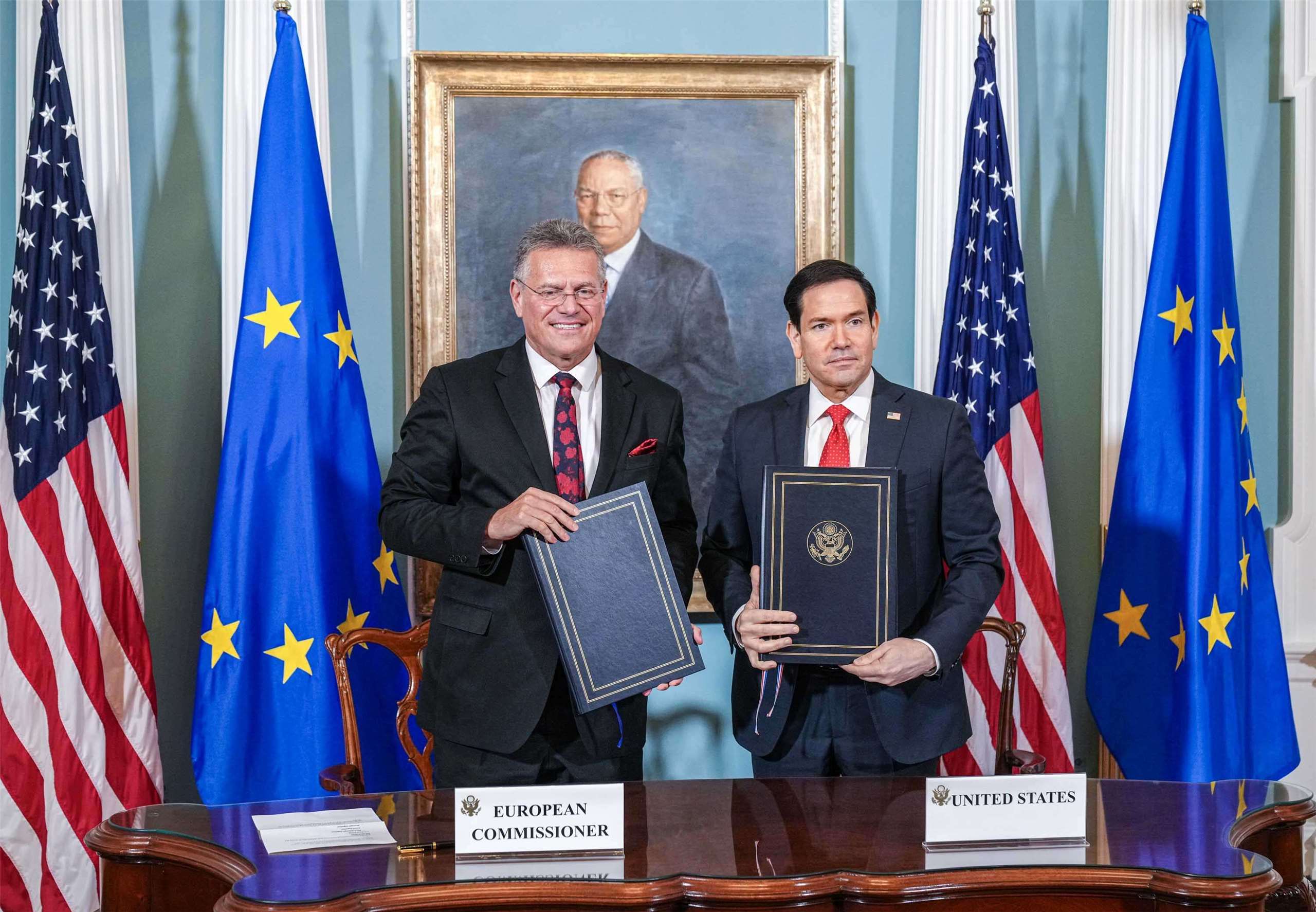 美國國務卿盧比歐(Marco Rubio)與歐盟貿易事務專員塞夫柯維奇(Maros Sefcovic)24日簽署關鍵礦產協議。 (圖:X@SecRubio)