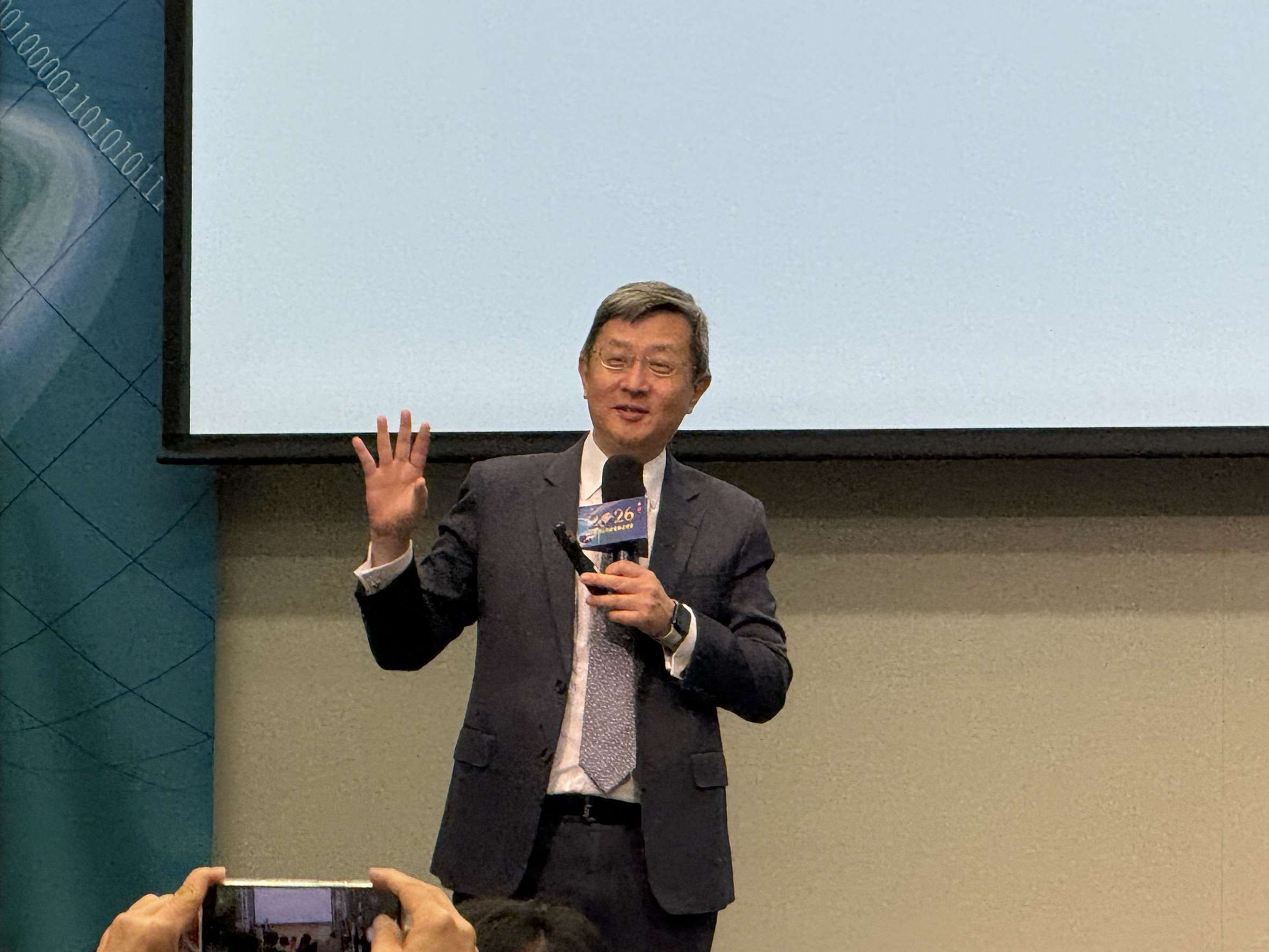前駐歐盟代表、中經院WTO及RTA中心資深副執行長李淳指出，美國現正重建「關稅立面」，預期美方將以301關稅為法源基礎，對台課徵15%稅率且不疊加。(謝佳興 攝)