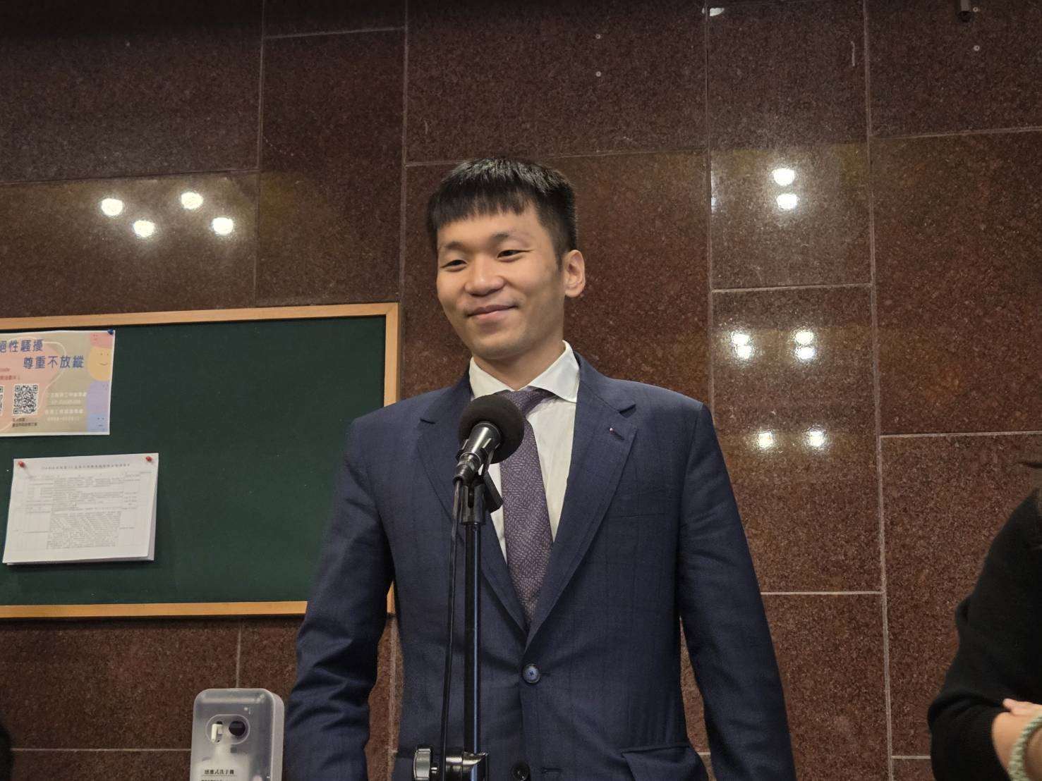 運動部長李洋表示，他作為運動部長，更在意的是制度與環境，因此建議林鴻道將原本屬於他的獎金，直接捐贈給更多需要幫助的民間單位。(資料照/江昭倫 攝)