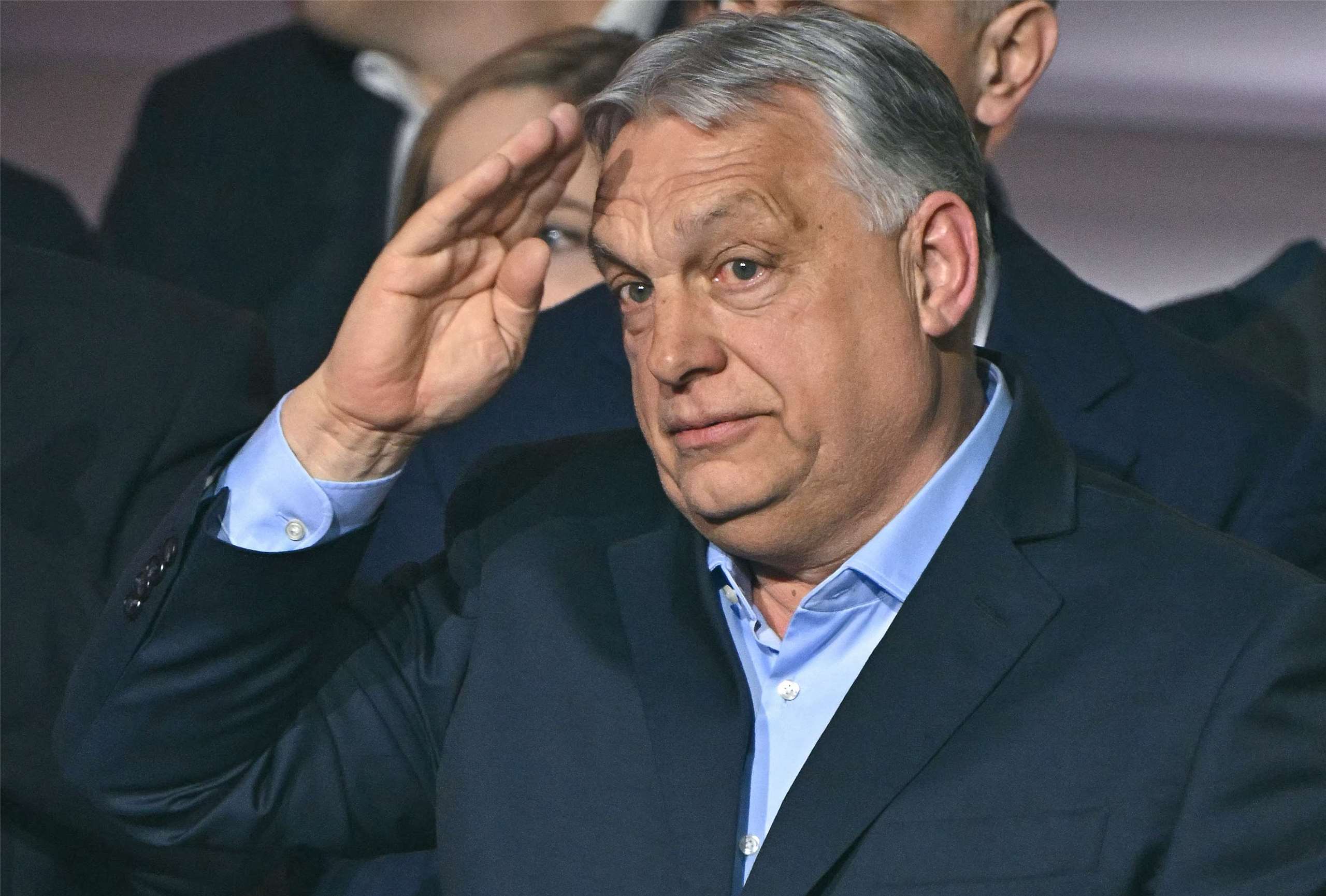 匈牙利總理奧班(Viktor Orban)(圖)12日向支持者致意，承認敗選，結束長達16年的執政。