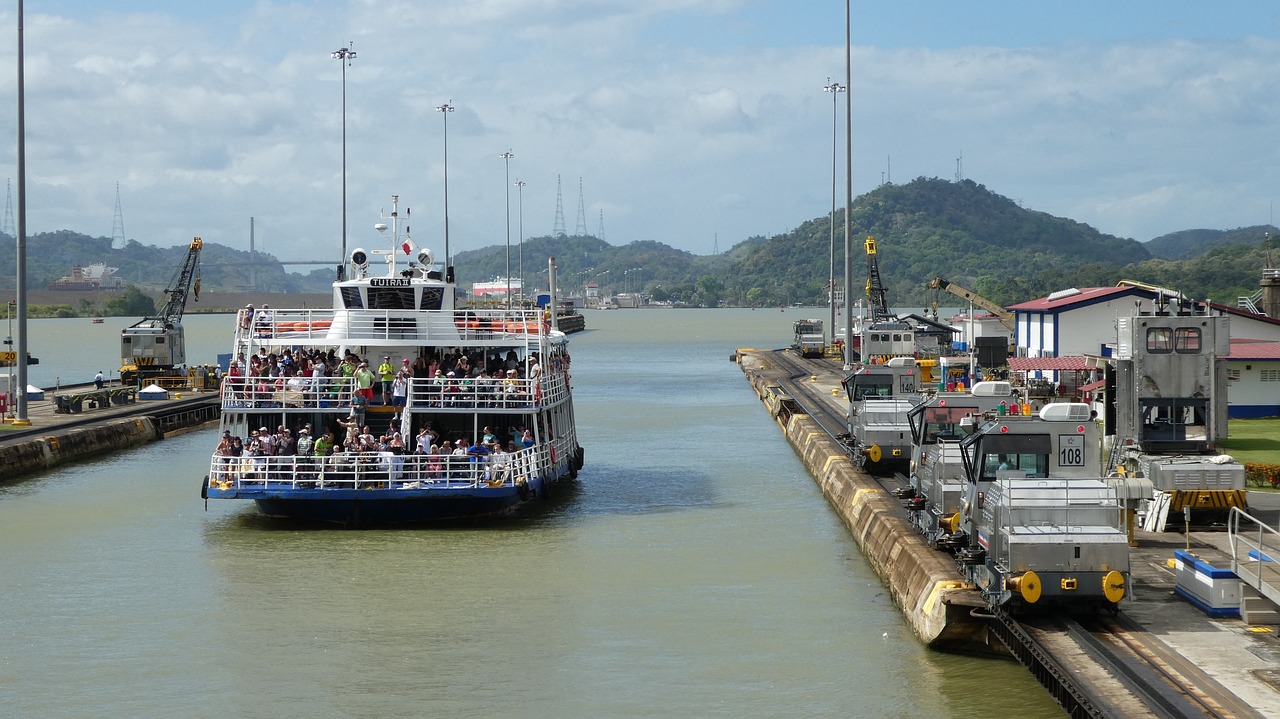 官方報告指出，中東戰爭導致對巴拿馬運河(Panama Canal)的需求大幅提升。資料照。(圖：Pixabay)