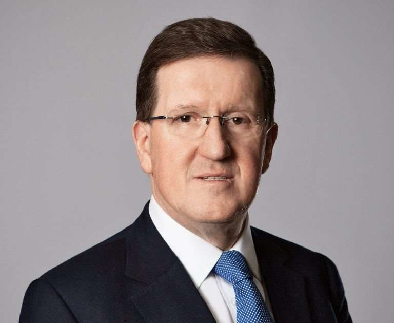英國前防長、前北約秘書長羅伯森14日警告，英國國家安全正處於「危險之中」。(圖：NATO)
