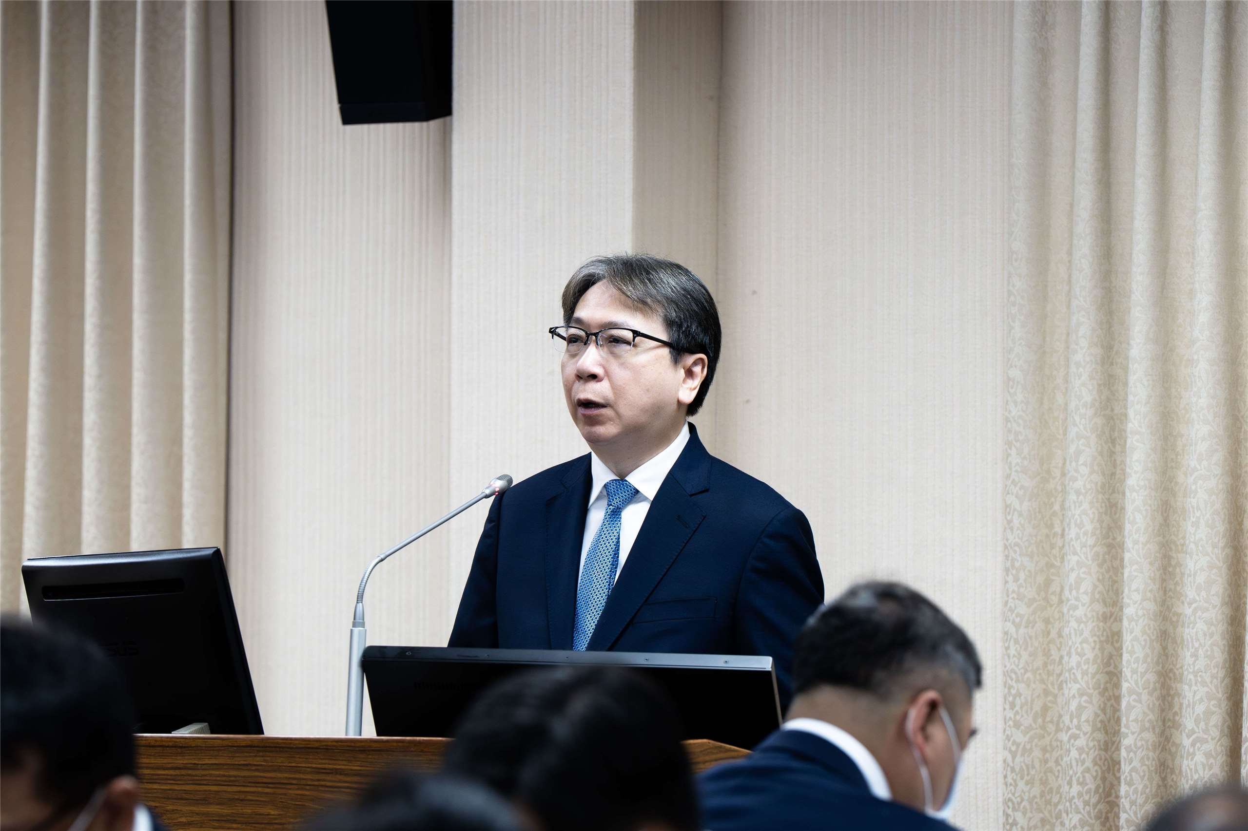 國安局長蔡明彥8日在立法院表示，共軍高層已進入「絕對效忠」清洗模式，恐會導致決策誤判的情況發生。(楊仁翔 攝)