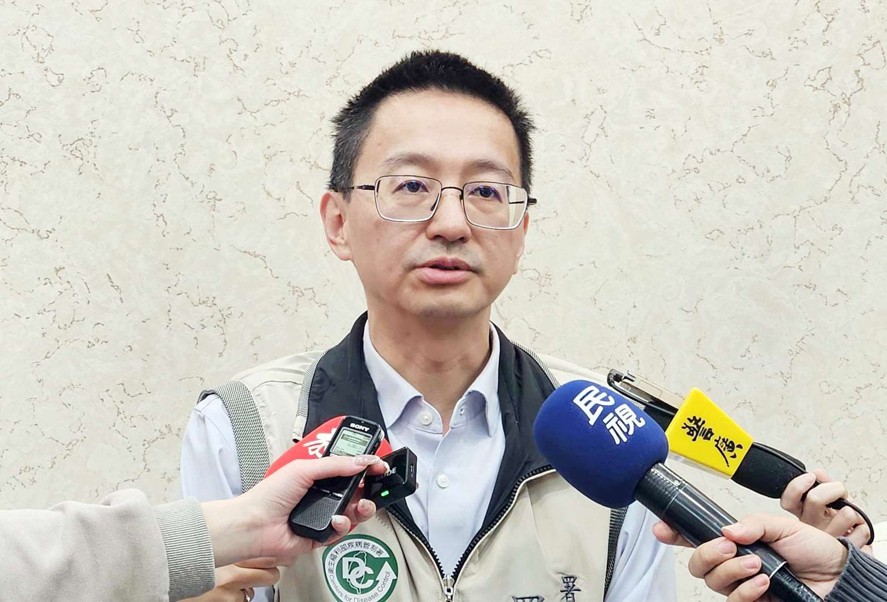 疾管署將於2日下午舉行臨時記者會，由疾管署長羅一鈞說明國內出現首例本土人類感染H7流感病例。資料照。(劉品希 攝)