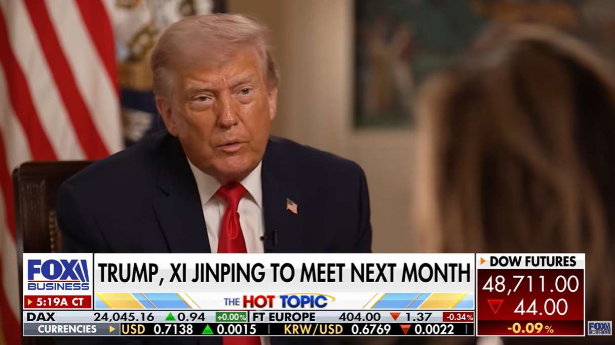 美國總統川普(圖)在接受福斯財經新聞網(Fox Business)專訪時表示，習近平已承諾不會提供伊朗武器。(翻攝YT/@FoxBusiness)
