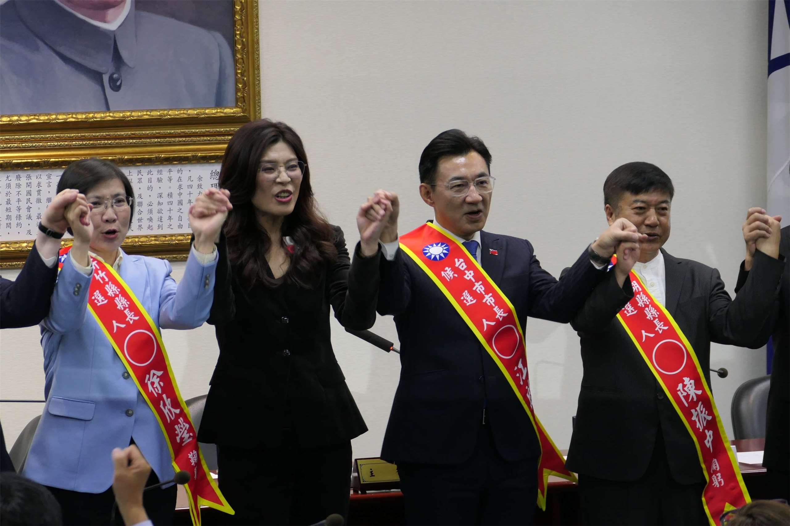 國民黨中常會今天(1日)進行第四波縣市長提名，徵召立委江啟臣參選台中市長，立委徐欣瑩角逐新竹縣長，澎湖縣湖西鄉鄉長陳振中出征澎湖縣長。(趙婉淳 攝)