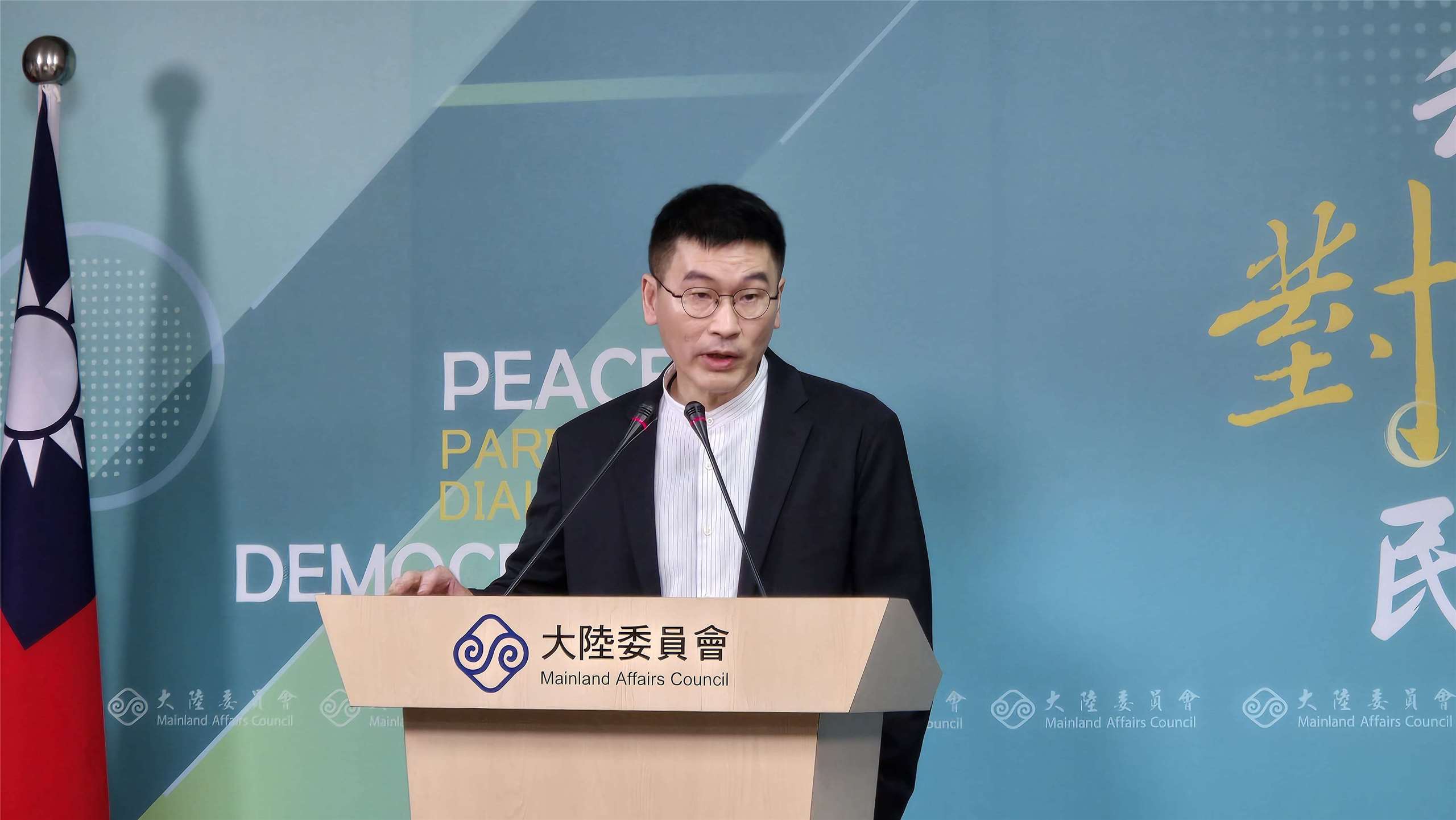 陸委會副主委梁文傑2日主持陸委會例行記者會。(陳國維 攝)