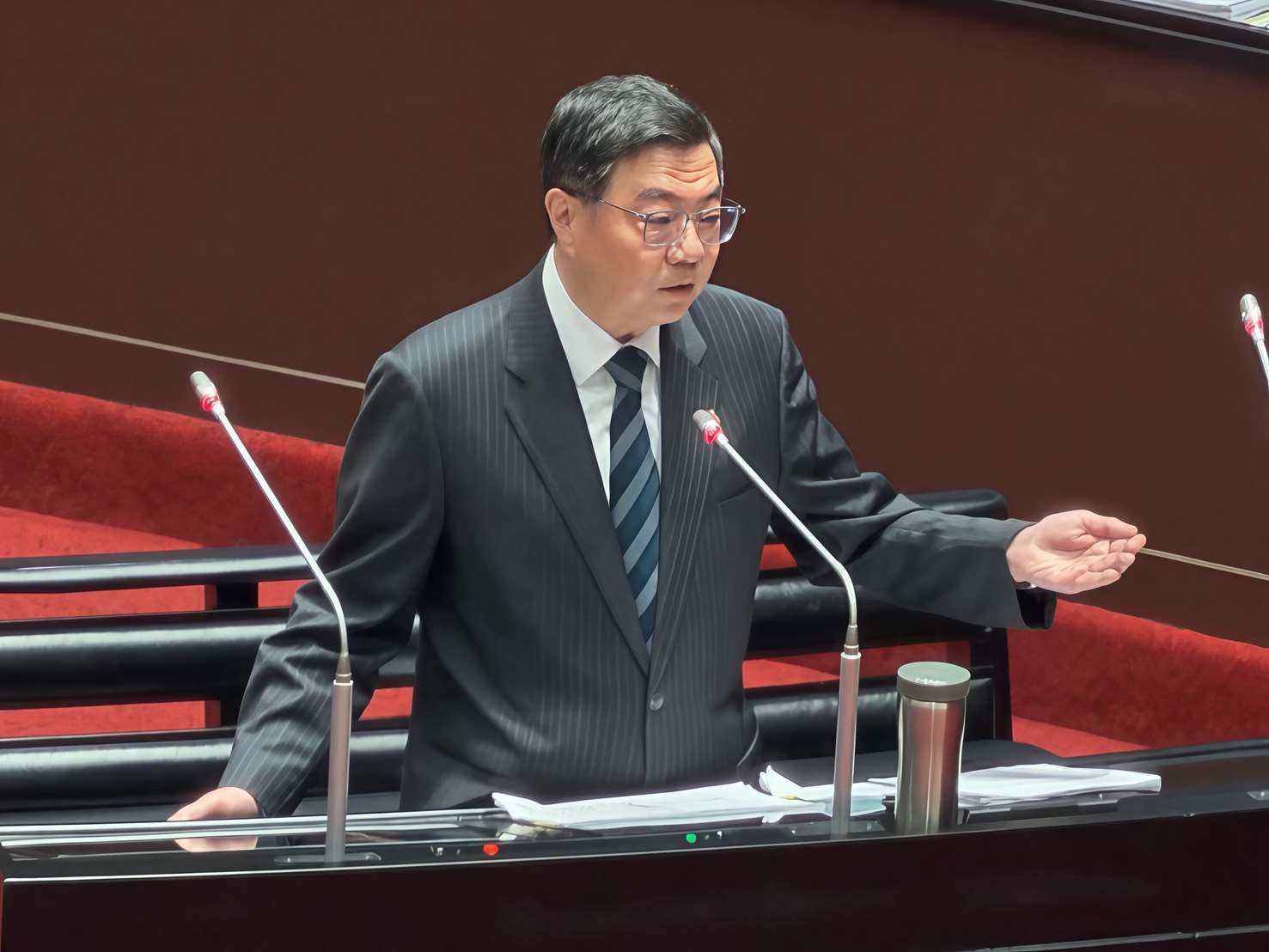 行政院長卓榮泰14日赴立法院備詢。(鄭佑漢 攝)