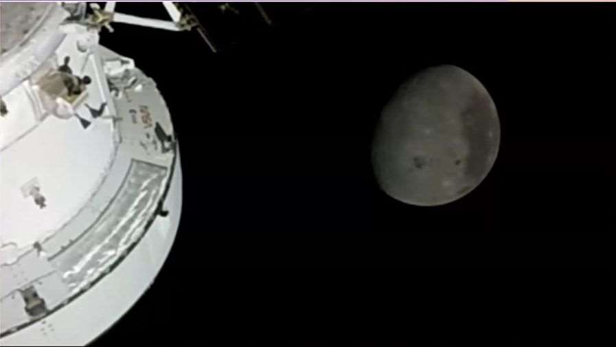 圖為阿提米絲2號(Artemis II)6日向月球前進。 (圖:翻拍X@NASA)