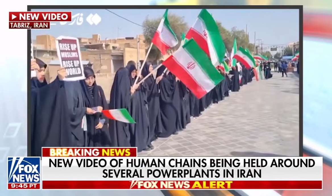 數十名以婦女為主的伊朗民眾聚集在北部城市大不里士(Tabriz)的發電廠周邊，稱要保護發電廠。(翻攝FOX News)
