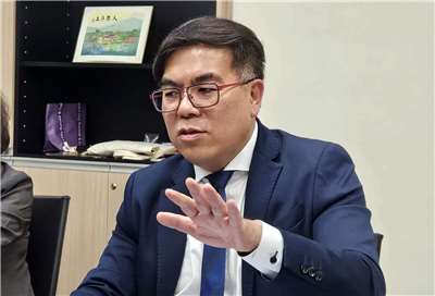 環境部長彭啓明16日表示，將與金管會攜手推動抗漂綠的永續金融淨零路徑。(劉品希 攝)