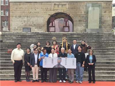 「2026台積心築藝術季」17日於新竹東門城揭幕，今年以「召喚浪漫」為主題，集結京劇、交響樂、當代馬戲與講座共48場節目，盼在科技時代重新人們對內心、自然與藝術的感受力。(江昭倫 攝)