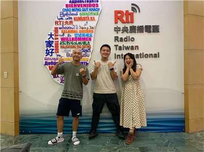 當年都好青春的我們(左起POLO、岳霖、柚子)