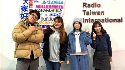 《臺灣夜市 Taiwan Yes》主持人曾偉旻，專訪台語巢成員 王詩涵／阿Ｑ／余宥潔