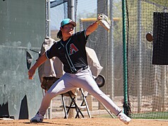 美國職棒亞利桑那響尾蛇小聯盟投手黃仲翔3月底在春訓基地練投。
