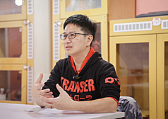 街貓中途機構「拼圖喵」創辦人陳人祥（圖）開啟「街力good貓」計畫，讓貓屋聘用情況合適的無家者。

