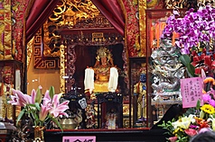 苗栗縣通霄鎮白沙屯拱天宮媽祖徒步往北港朝天宮進香活動12日深夜將啟程，廟方7日指出，目前報名人數已達45萬人，再創新高。