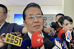 國民黨副主席張榮恭12日表示，中方宣布的10項對台措施有利於兩岸交流合作，是兩岸關係和平發展的重要助力。