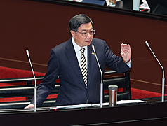 CD
卓榮泰：兩岸交流須對等尊嚴 政府不排除主動提出協商
中央社記者謝佳璋攝  115年4月21日
