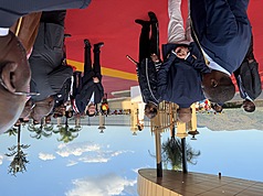 外交部長林佳龍(右3)以總統特使身分出訪史瓦帝尼，25日與史王恩史瓦帝三世(H.M. King Mswati 
III，左3)出席史國「國際會議中心」(ICC)開幕式。（外交部提供）

