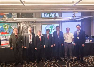 福和會11日舉行「印太第一島鏈X無人機韌性供應鏈」專家論壇，聚焦無人機在現代戰爭與產業鏈中的戰略角色。前日本自衛隊統合幕僚長岩崎茂(左三)提出台日合作模式構想。(江昭倫 攝)