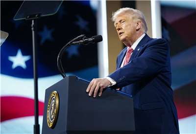 美國總統川普稱戰爭很快將結束，美撤出後海峽將自動開放。(檔案照)