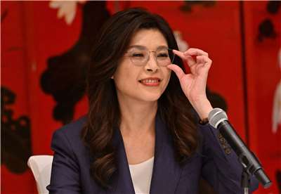 國民黨主席鄭麗文率團赴中展開「和平之旅」，並進行「鄭習會」。圖為鄭麗文10日下午在北京中國大飯店舉辦中外記者會。(AFP)