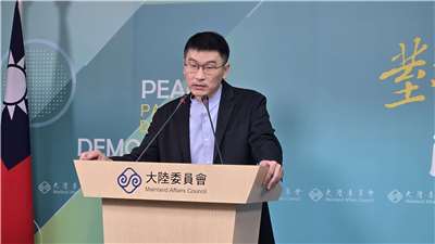 陸委會副主委梁文傑在陸委會例行記者會上，回應媒體詢問陸生來台議題。(陳國維 攝)