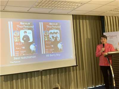 泰國貿易經濟辦事處代表文納隆介紹2026泰國文化節。（黃凡甄 攝）