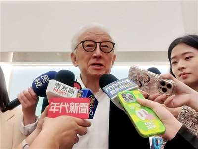 聯電創辦人曹興誠18日受訪時表示，從綠營角度來看，立委沈伯洋是參選台北市長不二人選 (央廣記者王照坤 攝)