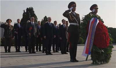 俄羅斯國會下議院國家院(State Duma)議長沃洛金(Vyacheslav Volodin)抵達平壤訪問，並出席為紀念在烏克蘭戰爭陣亡的北韓軍人所新建的紀念館開幕典禮。(X平台/@mfa_russia)