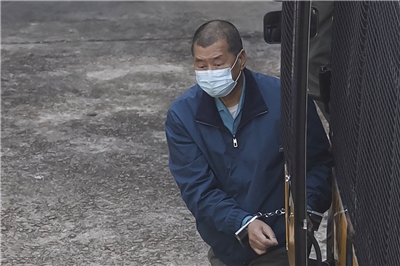 香港壹傳媒集團創辦人黎智英(圖)被裁定違反港區國安法等罪被判刑20年，港府並聲請法院充公黎智英財產。攝於2020.12.3。資料照片。