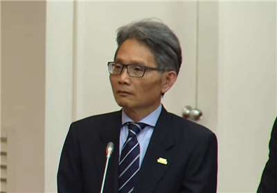 經濟部次長賴建信表示，目前國內石油存量已高於法定90天安全水位，天然氣存量也超過法定11天標準，對於第三季的貨源都已有掌握。(翻攝國會頻道)