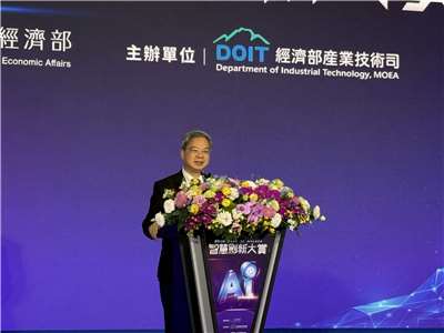 經濟部長龔明鑫表示，將與衛福部、農業部討論，明年加碼智慧創新大賞獎金。(謝佳興 攝)