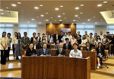 政大創新國際學院16日舉辦高教國際化論壇，邀請專家學者共同討論台灣高教國際化面臨的機會與挑戰。(楊雨青攝)