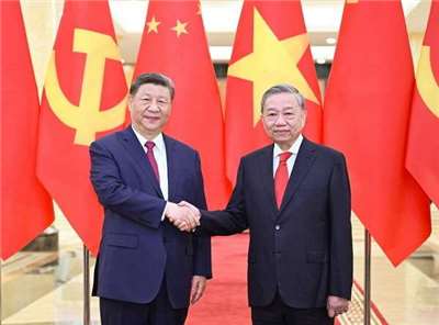 越共總書記暨國家主席蘇林(To Lam)(右)14日至17日將應中共總書記習近平(左)之邀，對中國進行國是訪問。資料照。(圖：中國外交部)