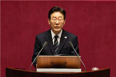 南韓總統李在明為了追加預算案，2日在國會進行施政演說。