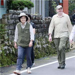 前總統蔡英文17日透過臉書表示，她跟AIT處長谷立言相約去爬山，台美關係就像爬山，是雙方共同克服困難、攀登山頂的堅實夥伴關係。(FB@蔡英文 Tsai Ing-wen﻿)