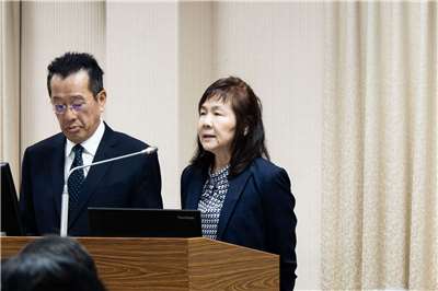 國防部整評司司長苗蕙芬27日在立法院說明，國防創新小組已著手評估地面無人載具(UGV)的運用，並計劃引進「四足機器人」進行作戰測評。(楊仁翔 攝)