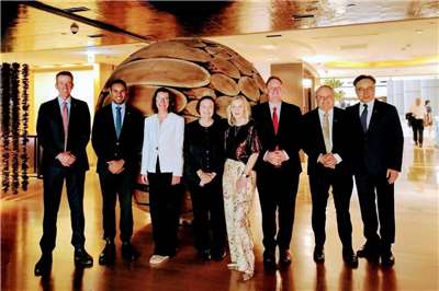 自左起為澳大利亞眾議員提漢(Dan Tehan)、眾議員瑞貝羅(Leon Rebello)、參議員茹絲坦(Anne Ruston)、參議員帛朗(Carol Brown)、參議員波莉(Helen Polley)、參議員多里戈(Josh Dolega)及眾議員伍德(Jason Wood)。 (圖:外交部)