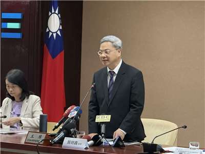 經濟部長龔明鑫與全國30個商圈協會座談。(謝佳興 攝)