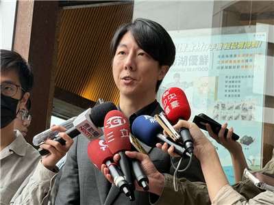 民進黨發言人吳崢轉述選對會7日開會討論2026縣市長提名，其中桃園市長提名已明朗，台北市長提名則還在討論中。（劉玉秋 攝）