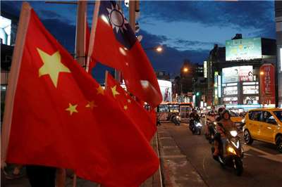 在鄭麗文再度搬出過時的和平敘事後，國際關係專家洪耀南表示，在現實環境下，兩岸已經被迫告別那種帶有溫情的「和平幻想」，正式轉移進入一個更複雜、更考驗神經的殘酷的「敵對共存」新階段。示意圖(資料照/路透社/達志影像)