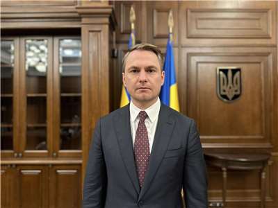 烏克蘭檢察總長克拉弗成柯 (Ruslan Kravchenko)要求以色列，扣押莫斯科非法出口的穀物船。 (圖:X@Kravchenko_RA)