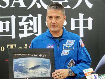 NASA太空人林琪兒(Kjell N. Lindgren)23日表示，台灣是在太平洋上的一顆綠色寶石，美得讓他驚嘆不已 (央廣記者王照坤 攝)