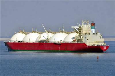 報導指，中東開戰後日本船隻「叟哈LNG號」(Sohar LNG)首度通過荷莫茲海峽。示意圖。 (圖:marinetraffic)