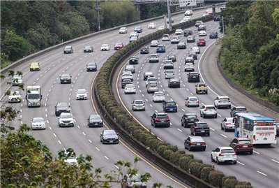 圖為國道3號土城路段車潮。資料照片 (中央社)