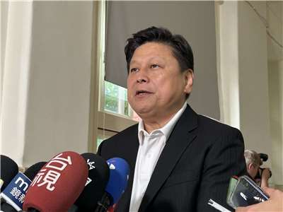 國民黨團今天(29日)開會討論軍購案，會中並無定案最終版本。國民黨團總召傅崐萁會後受訪表示，希望在最快到來的5月8日院會前，大家繼續溝通，待凝聚共識後再跟外界報告。(趙婉淳 攝)