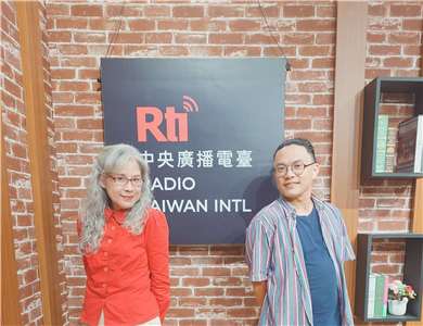 Voice to the World節目主持人介文，專訪來自成大幫「淼淼製作」的作曲暨導演 ~ 吳暋泓，分享首次挑戰的獨角音樂劇。